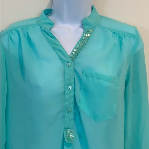 Truth Long Sleeve Roll Tab Sheer V-Neck Bouse - Picture 2 of 8